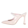 Scarpe col tacco vernice nude e accessori