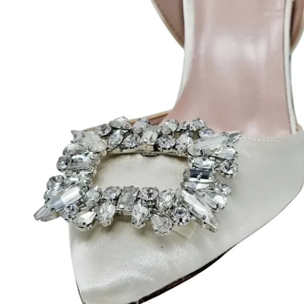 Scarpe da sposa a punta con accessorio di strass